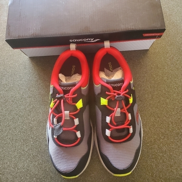 Saucony Wind Shield Water Repellant 3.0 Sz. 3 Athletic Shoes - Picture 1 of 11